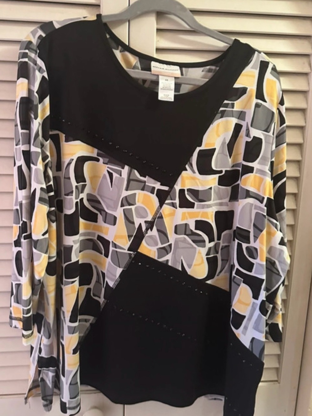 Alfred Dunner Black, Yellow and Gray Abstract Geometric Long Sleeve Top